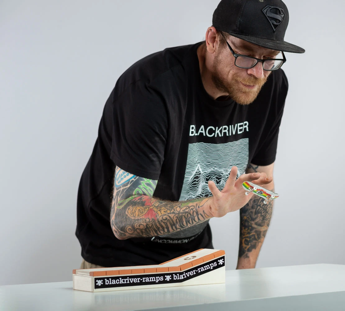 BLACKRIVER BRICK CURB FINGERBOARD RAMP BLACKRIVER BRICK CURB FINGERBOARD RAMP -Modern Skate Store 00873 kickflip blackriver 0721