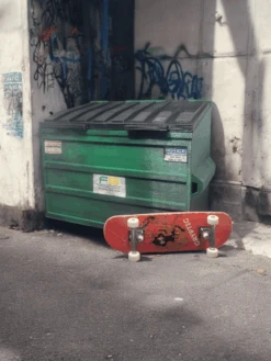 THE DUMPSTER -Modern Skate Store 1000005571