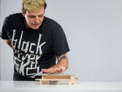 BLACKRIVER TABLE -Modern Skate Store table3